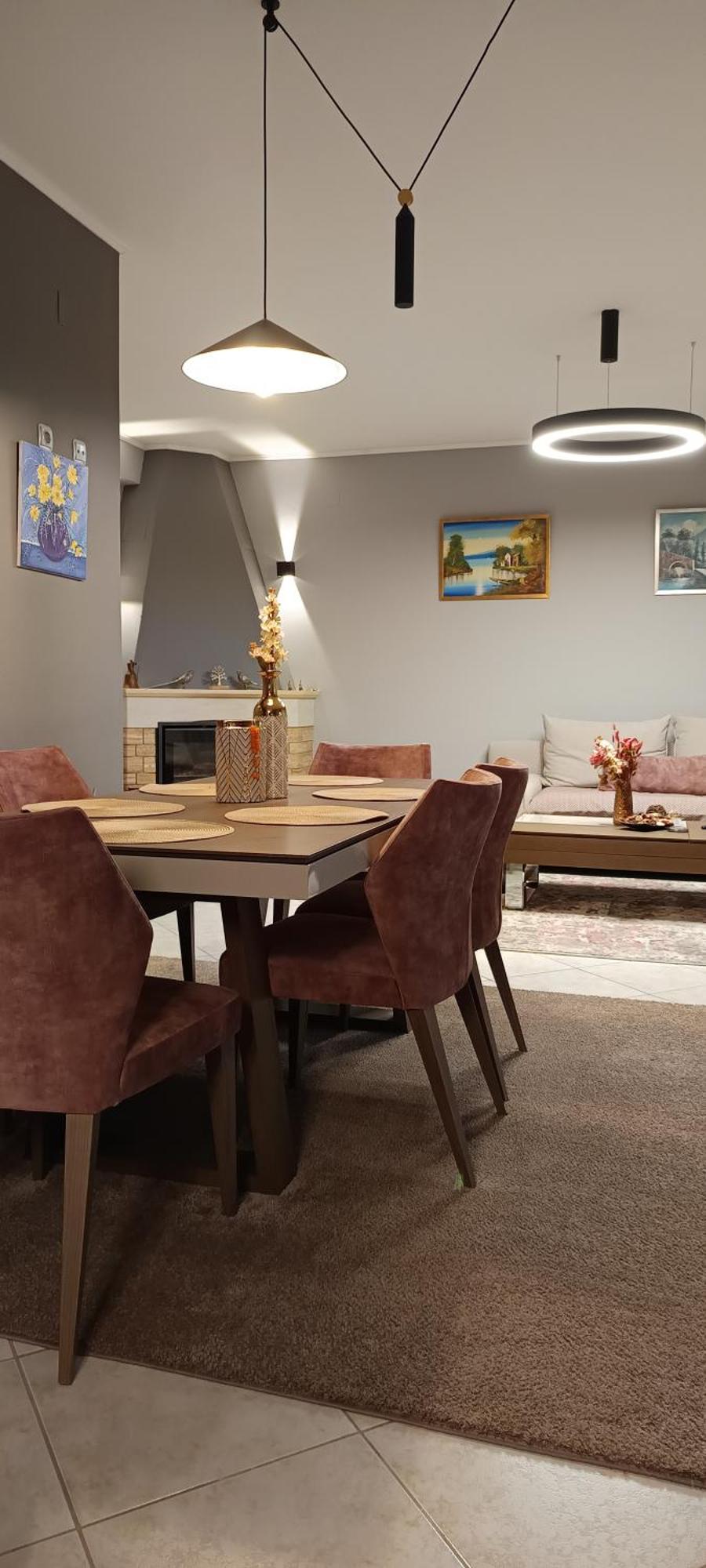 George Living House *