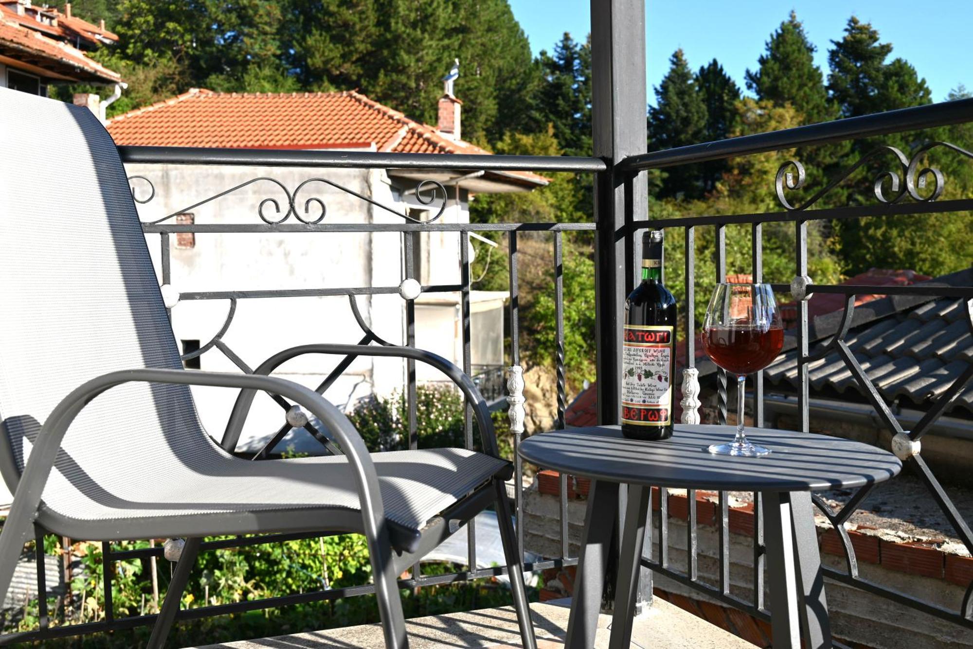 George Living House Metsovo