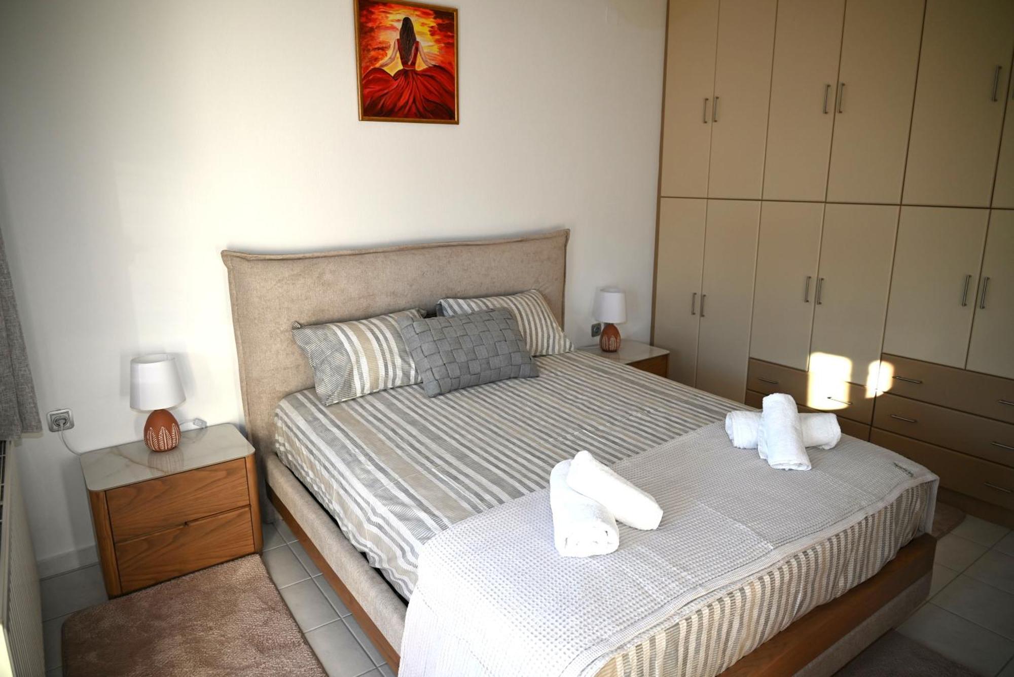 George Living House Apartment