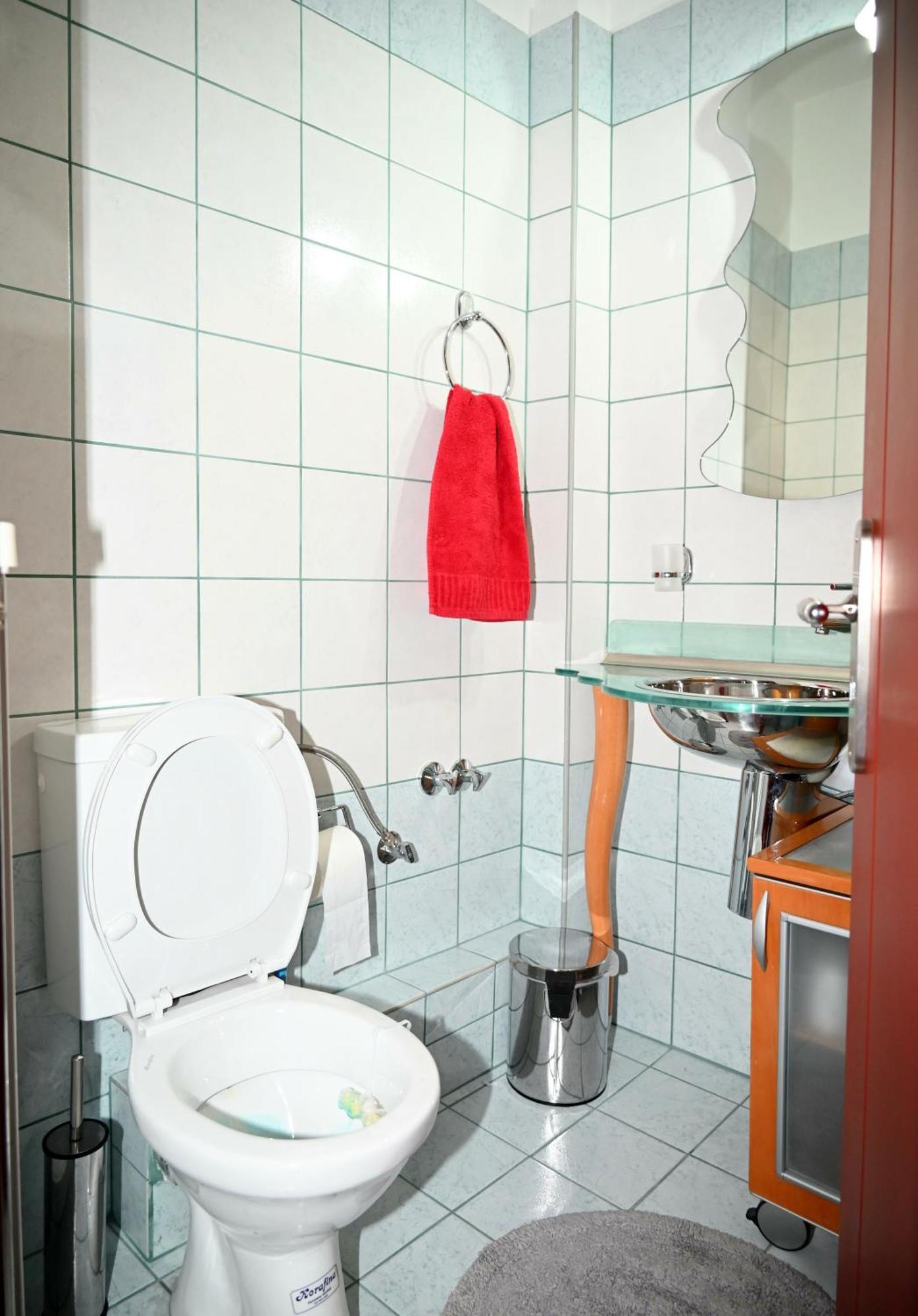 George Living House Apartment *